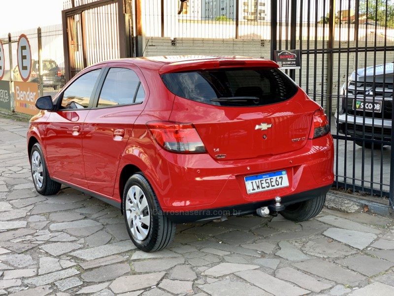ONIX 1.4 MPFI LT 8V FLEX 4P MANUAL - 2015 - CAXIAS DO SUL