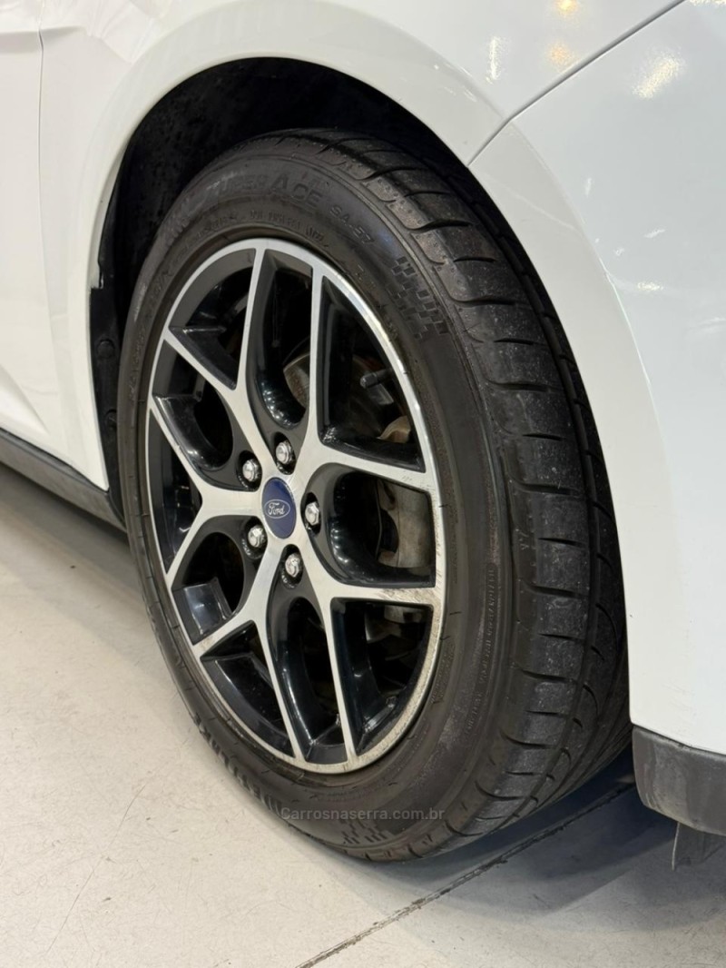 FOCUS 2.0 TITANIUM HATCH 16V FLEX 4P AUTOMÁTICO - 2017 - CAXIAS DO SUL