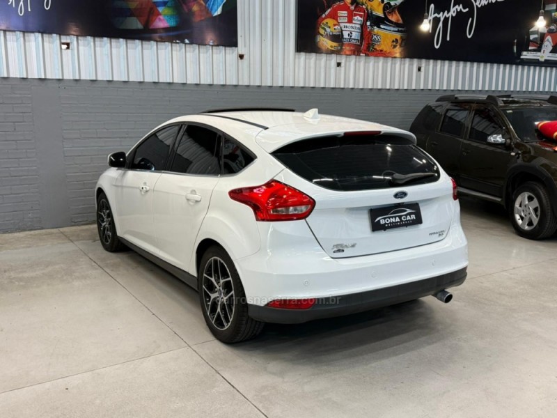 FOCUS 2.0 TITANIUM HATCH 16V FLEX 4P AUTOMÁTICO - 2017 - CAXIAS DO SUL