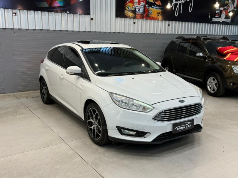 FOCUS 2.0 TITANIUM HATCH 16V FLEX 4P AUTOMÁTICO - 2017 - CAXIAS DO SUL