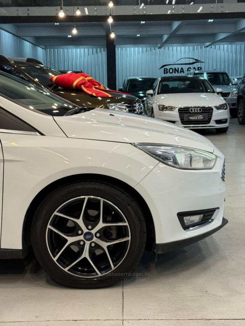 FOCUS 2.0 TITANIUM HATCH 16V FLEX 4P AUTOMÁTICO - 2017 - CAXIAS DO SUL