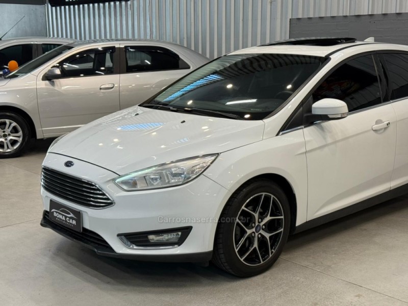 FOCUS 2.0 TITANIUM HATCH 16V FLEX 4P AUTOMÁTICO - 2017 - CAXIAS DO SUL