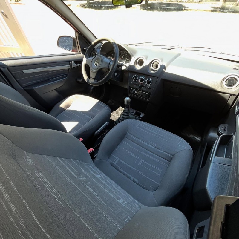 PRISMA 1.4 MPFI MAXX 8V FLEX 4P MANUAL - 2011 - NOVA PETRóPOLIS