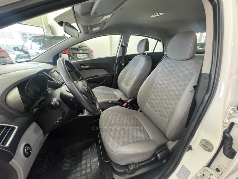 HB20S 1.6 COMFORT PLUS 16V FLEX 4P MANUAL - 2017 - SANTA CRUZ DO SUL