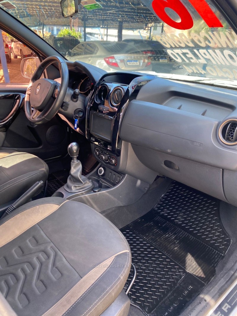 DUSTER 2.0 DAKAR 4X4 16V FLEX 4P MANUAL - 2016 - CANELA