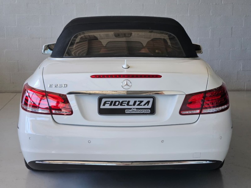 E 250 2.0 CABRIOLET 16V TURBO GASOLINA 2P AUTOMÁTICO - 2014 - FARROUPILHA