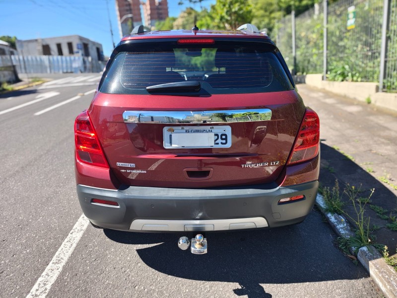 TRACKER 1.8 MPFI LTZ 4X2 16V FLEX 4P AUTOMÁTICO - 2015 - FARROUPILHA