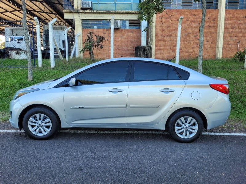 HB20S 1.6 COMFORT PLUS 16V FLEX 4P MANUAL - 2015 - VENâNCIO AIRES