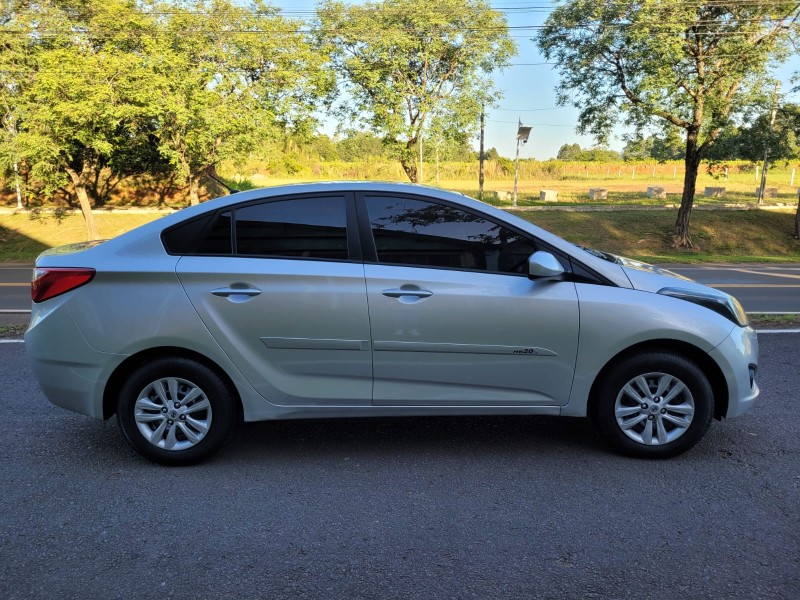 HB20S 1.6 COMFORT PLUS 16V FLEX 4P MANUAL - 2015 - VENâNCIO AIRES