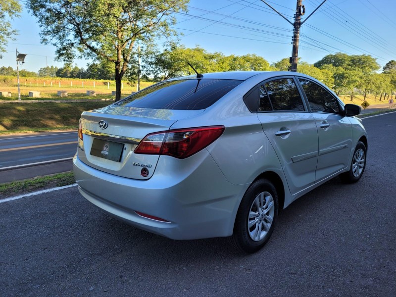 HB20S 1.6 COMFORT PLUS 16V FLEX 4P MANUAL - 2015 - VENâNCIO AIRES