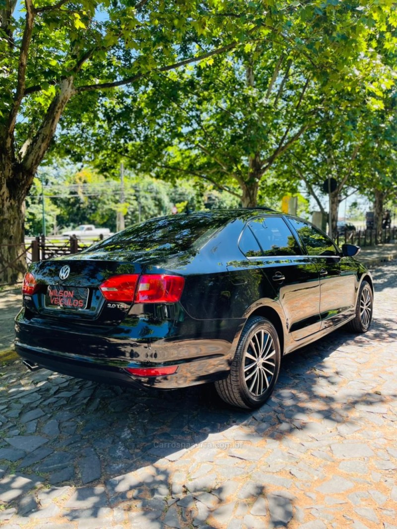 JETTA 2.0 TSI HIGHLINE 200CV GASOLINA 4P TIPTRONIC - 2012 - NOVO HAMBURGO