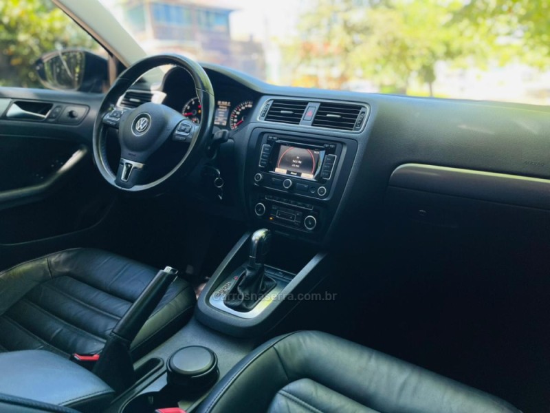 JETTA 2.0 TSI HIGHLINE 200CV GASOLINA 4P TIPTRONIC - 2012 - NOVO HAMBURGO