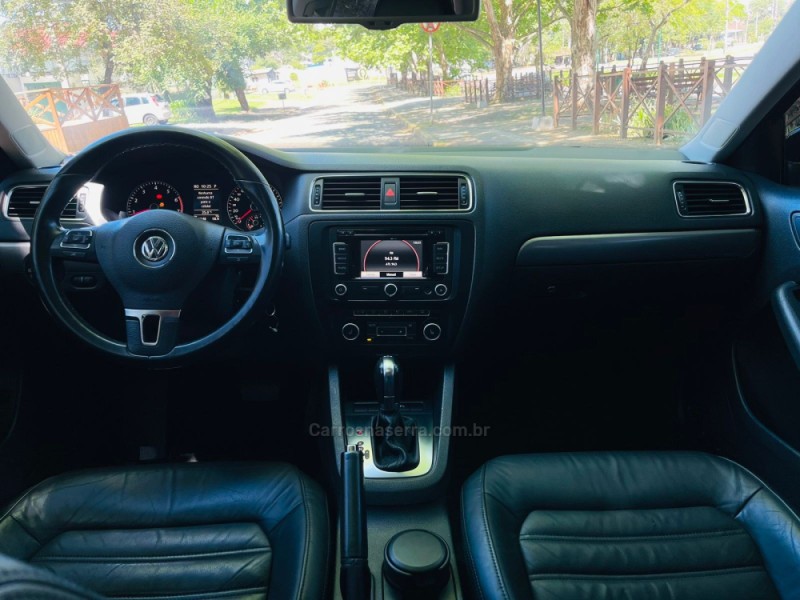 JETTA 2.0 TSI HIGHLINE 200CV GASOLINA 4P TIPTRONIC - 2012 - NOVO HAMBURGO