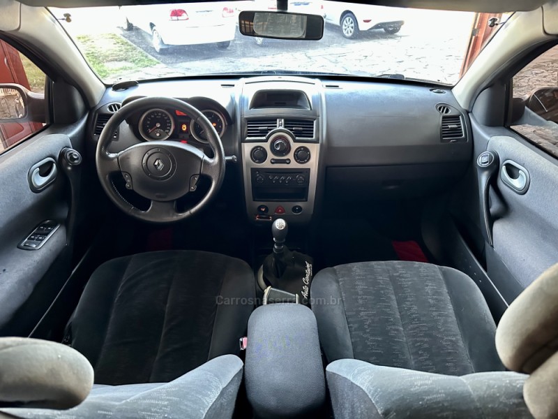 MÉGANE 2.0 DYNAMIQUE GRAND TOUR 16V GASOLINA 4P MANUAL - 2007 - CAXIAS DO SUL