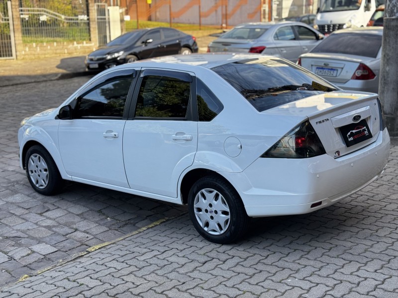 FIESTA 1.6 ROCAM SE SEDAN 8V FLEX 4P MANUAL - 2014 - CAXIAS DO SUL