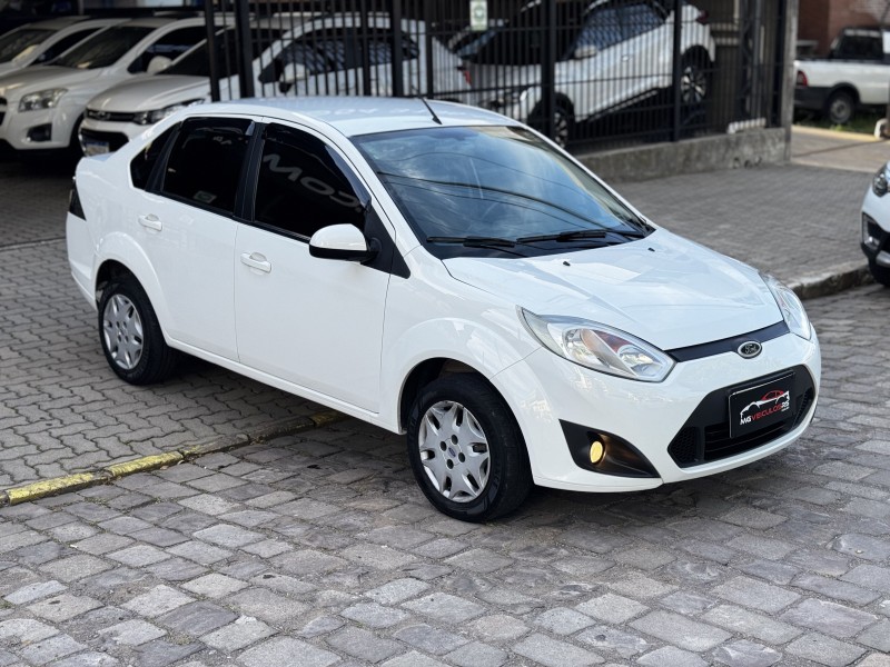 FIESTA 1.6 ROCAM SE SEDAN 8V FLEX 4P MANUAL - 2014 - CAXIAS DO SUL