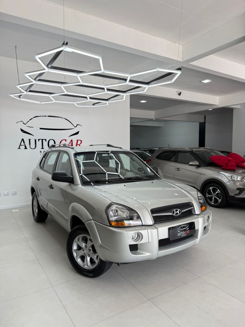 tucson 2.0 mpfi gl 16v 142cv 2wd gasolina 4p manual 2011 caxias do sul