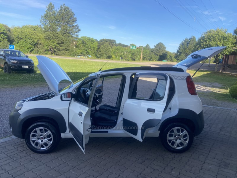 UNO 1.4 EVO WAY 8V FLEX 4P MANUAL - 2011 - NOVA PRATA