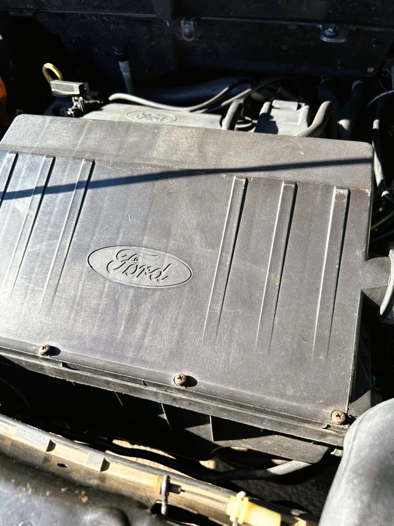 ESCORT 1.6 MPI GL 8V GASOLINA 4P MANUAL - 2004 - SãO SEBASTIãO DO CAí