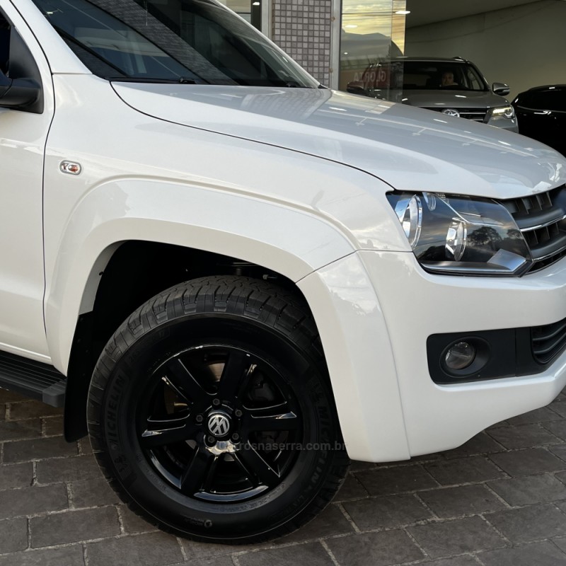 AMAROK 2.0 TRENDLINE 4X4 CD 16V TURBO INTERCOOLER DIESEL 4P AUTOMÁTICO - 2016 - VACARIA
