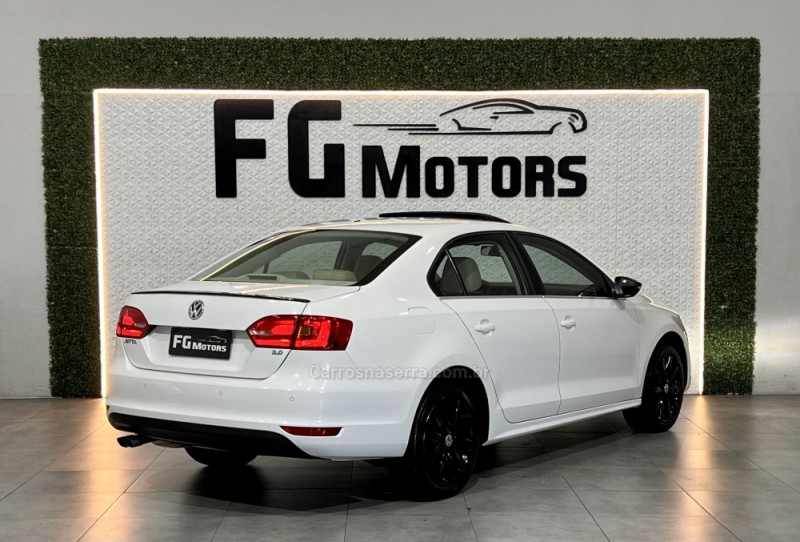 JETTA 2.0 COMFORTLINE FLEX 4P TIPTRONIC - 2013 - NOVO HAMBURGO