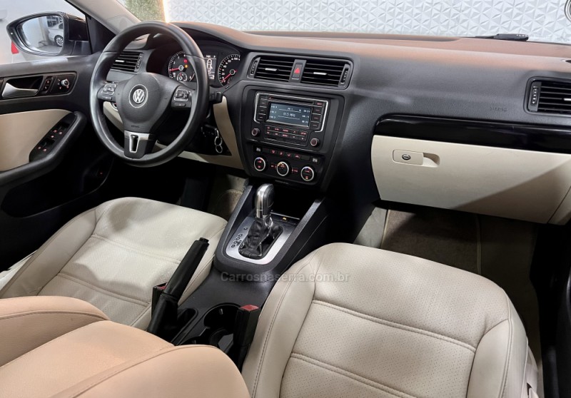 JETTA 2.0 COMFORTLINE FLEX 4P TIPTRONIC - 2013 - NOVO HAMBURGO