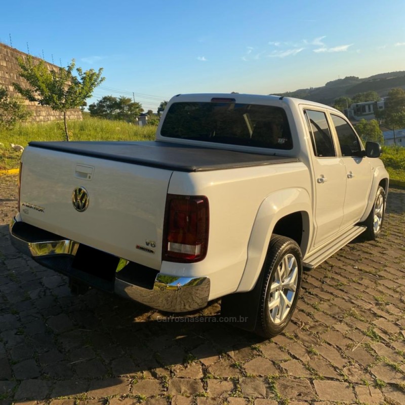 AMAROK 3.0 V6 TDI HIGHLINE CD DIESEL 4MOTION AUTOMÁTICO - 2022 - BENTO GONçALVES