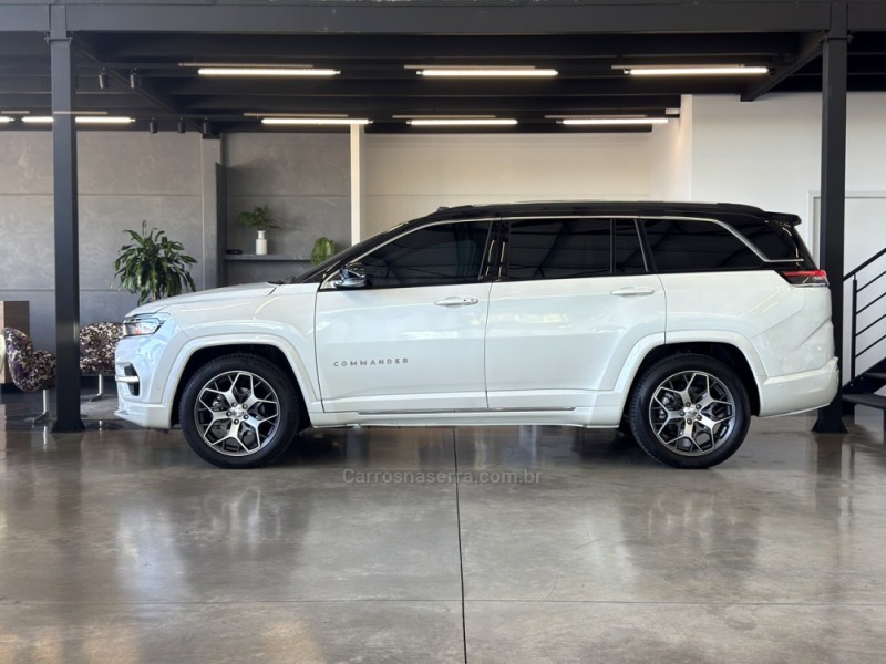 COMMANDER 1.3 OVERLAND T270 16V 4X2 TURBO FLEX 4P AUTOMÁTICO - 2023 - BENTO GONçALVES