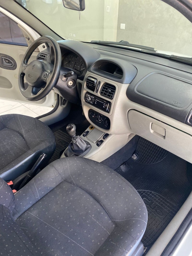 CLIO 1.0 EXPRESSION 16V FLEX 4P MANUAL - 2004 - CAXIAS DO SUL