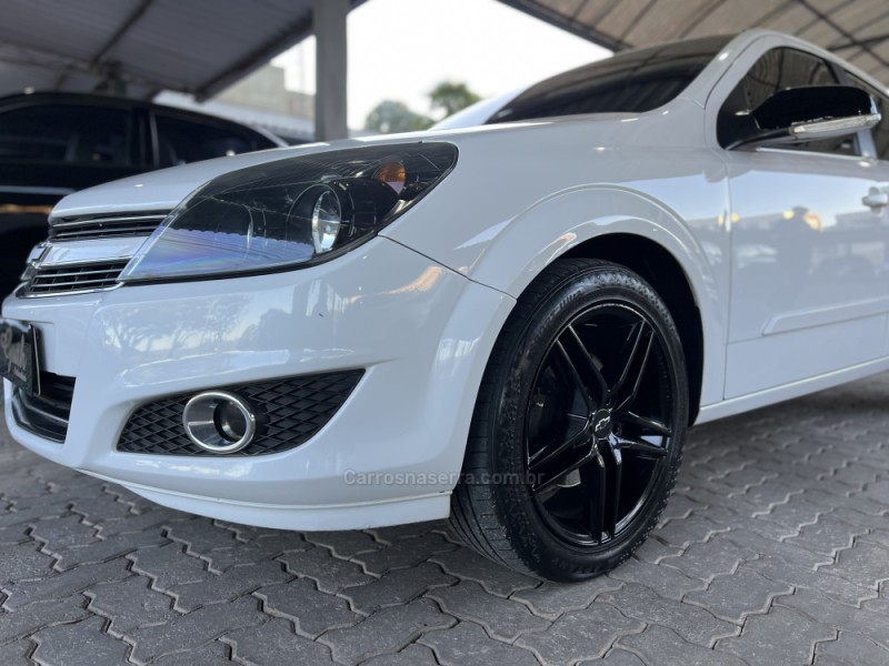 VECTRA 2.0 MPFI GT HATCH 8V FLEX 4P MANUAL - 2011 - BOM PRINCíPIO