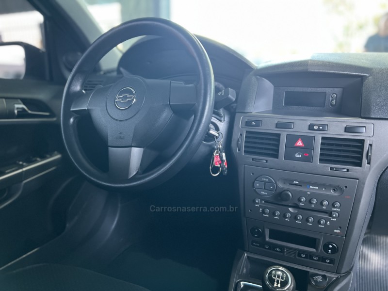 VECTRA 2.0 MPFI GT HATCH 8V FLEX 4P MANUAL - 2011 - BOM PRINCíPIO