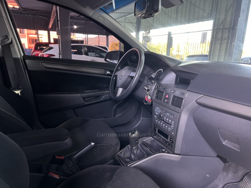 VECTRA 2.0 MPFI GT HATCH 8V FLEX 4P MANUAL - 2011 - BOM PRINCíPIO