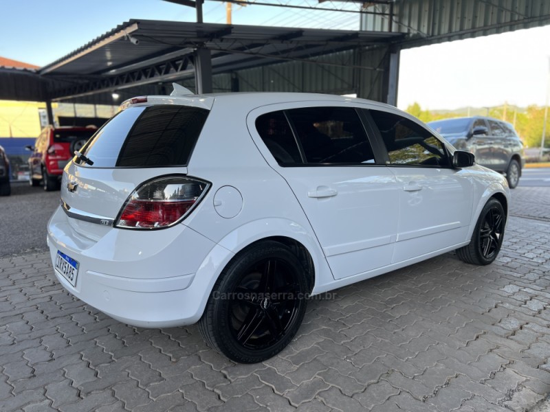 VECTRA 2.0 MPFI GT HATCH 8V FLEX 4P MANUAL - 2011 - BOM PRINCíPIO