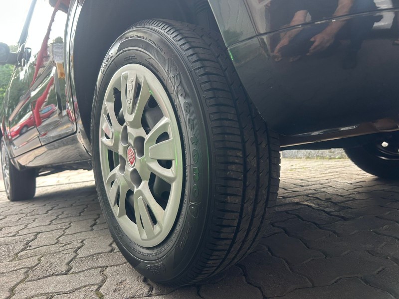 UNO 1.0 EVO VIVACE 8V FLEX 4P MANUAL - 2011 - TRêS COROAS