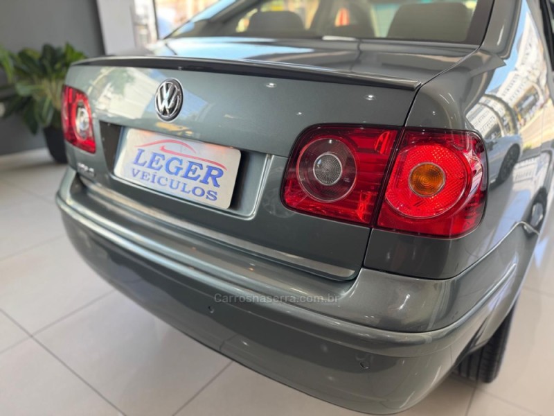 POLO 1.6 MI 8V FLEX 4P MANUAL - 2011 - SãO LEOPOLDO