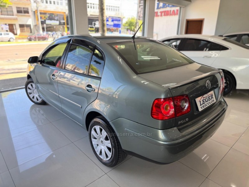 POLO 1.6 MI 8V FLEX 4P MANUAL - 2011 - SãO LEOPOLDO