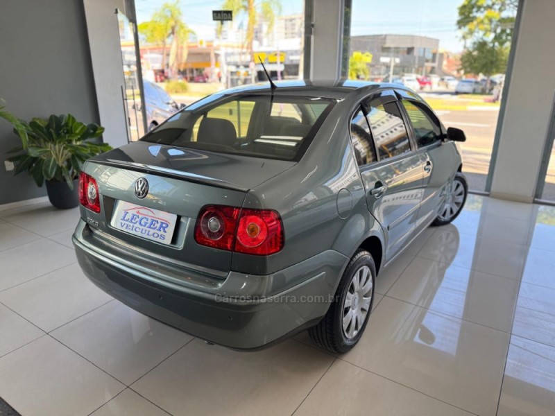 POLO 1.6 MI 8V FLEX 4P MANUAL - 2011 - SãO LEOPOLDO