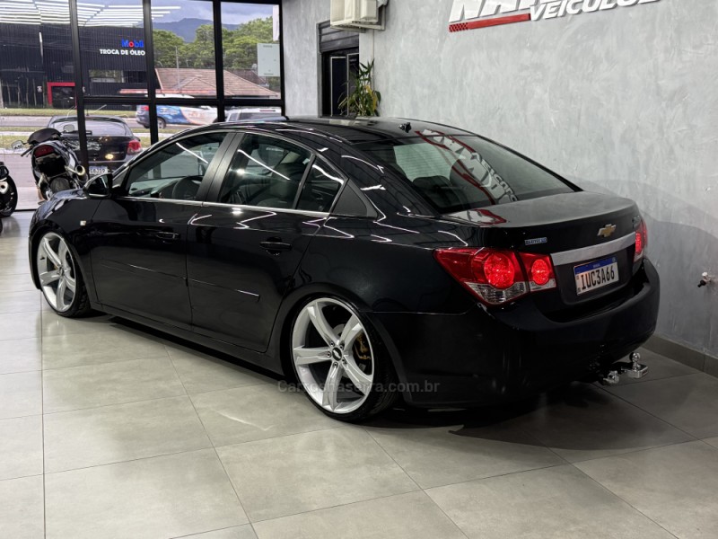 CRUZE 1.8 LT 16V FLEX 4P AUTOMÁTICO - 2013 - SAPIRANGA