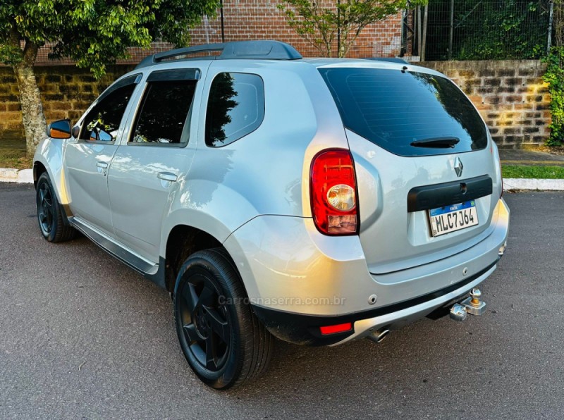 DUSTER 2.0 DAKAR 4X4 16V FLEX 4P MANUAL - 2013 - FARROUPILHA