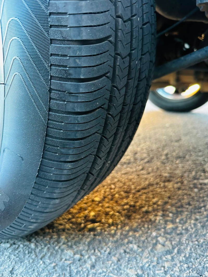 DUSTER 2.0 DAKAR 4X4 16V FLEX 4P MANUAL - 2013 - FARROUPILHA