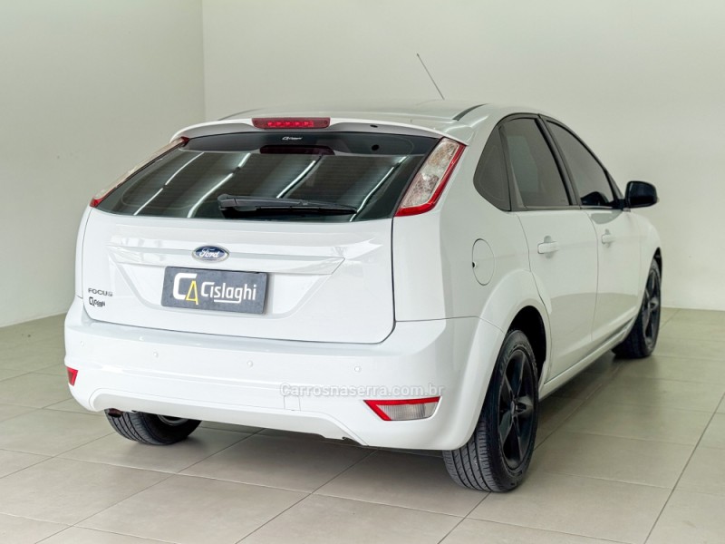 FOCUS 1.6 SE 16V FLEX 4P MANUAL - 2013 - CARLOS BARBOSA