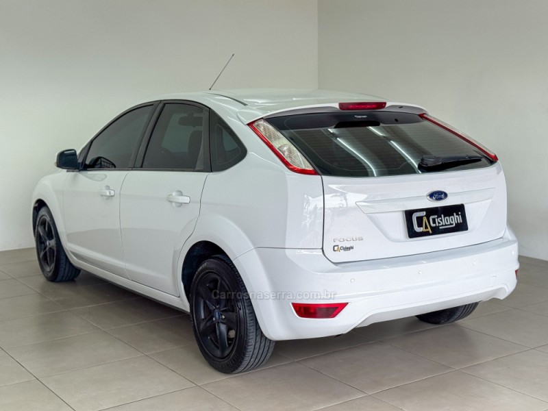 FOCUS 1.6 SE 16V FLEX 4P MANUAL - 2013 - CARLOS BARBOSA