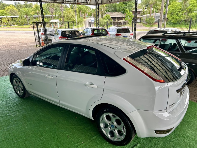 FOCUS 2.0 TITANIUM HATCH 16V FLEX 4P AUTOMÁTICO - 2013 - SãO SEBASTIãO DO CAí