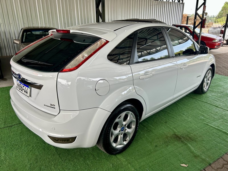 FOCUS 2.0 TITANIUM HATCH 16V FLEX 4P AUTOMÁTICO - 2013 - SãO SEBASTIãO DO CAí