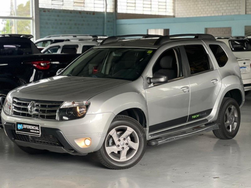 RENAULT - DUSTER - 2013/2014 - Prata - R$ 51.900,00