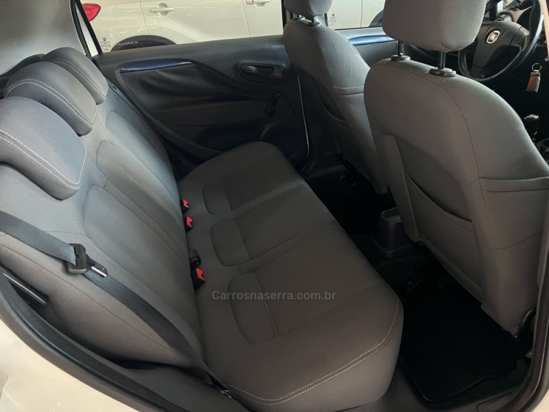 PUNTO 1.4 ATTRACTIVE ITALIA 8V FLEX 4P MANUAL - 2013 - CAXIAS DO SUL