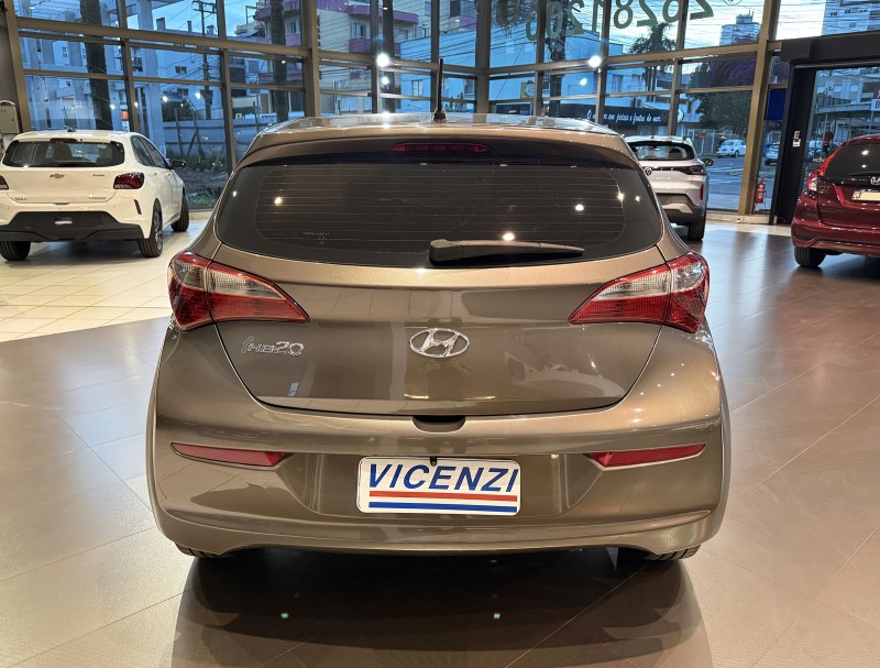 HB20 1.0 COMFORT 12V FLEX 4P MANUAL - 2017 - FARROUPILHA