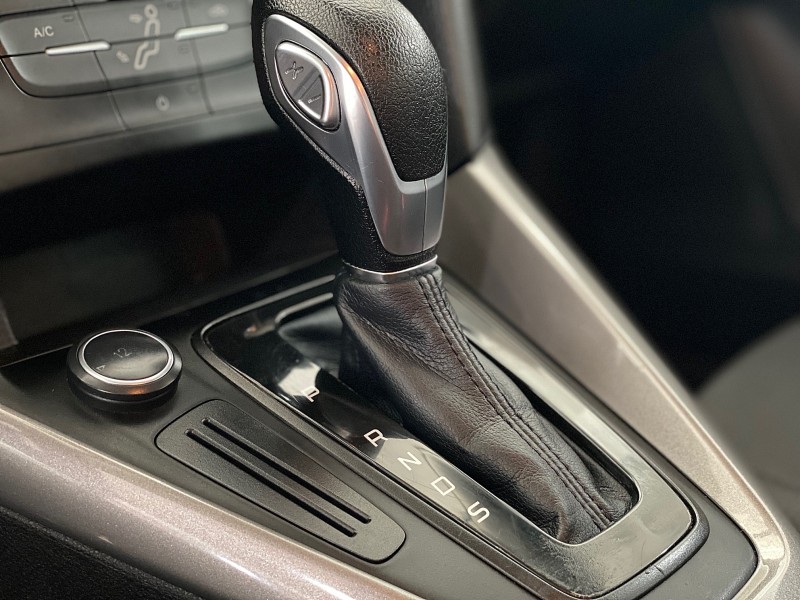 FOCUS 2.0 SE SEDAN 16V FLEX 4P AUTOMÁTICO - 2016 - CAXIAS DO SUL