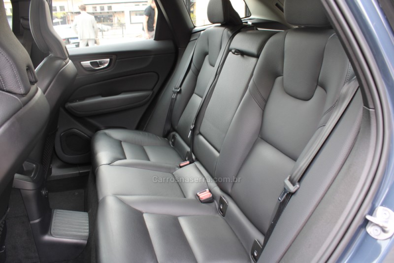 XC60 2.0 T8 RECHARGE PLUS AWD HIBRIDO 4P AUTOMÁTICO - 2023 - CAXIAS DO SUL