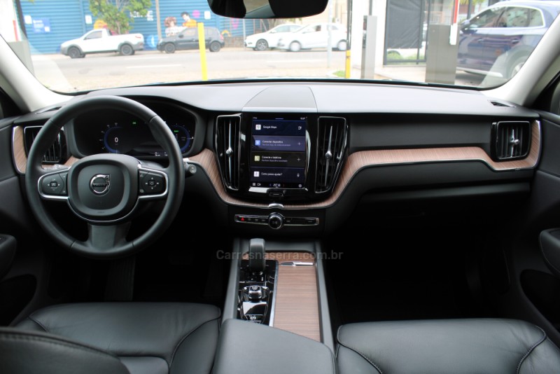 XC60 2.0 T8 RECHARGE PLUS AWD HIBRIDO 4P AUTOMÁTICO - 2023 - CAXIAS DO SUL